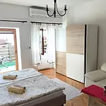 Penzion Ellena Sunshine 4*